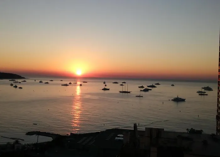 Monte-Carlo Stunner W/Sea View.Walk Score 99