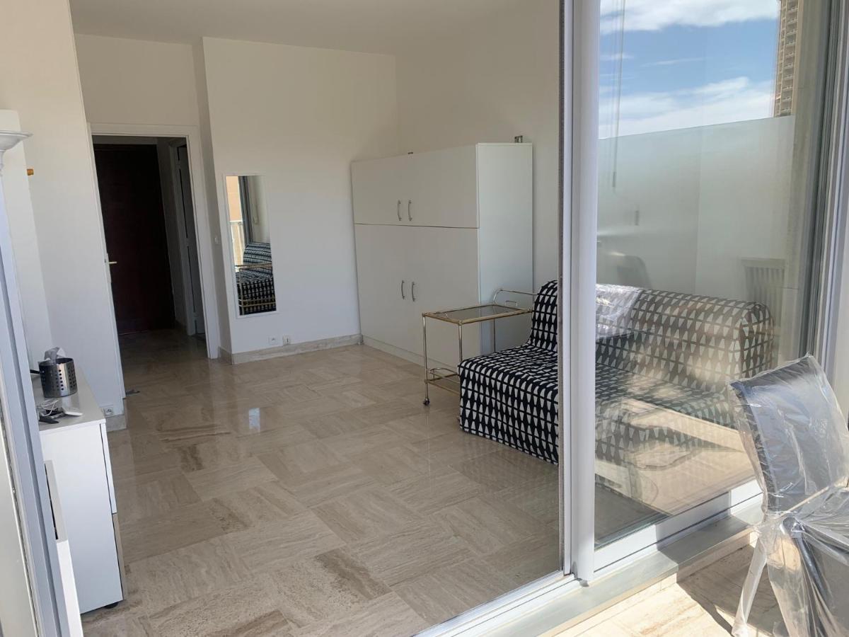 With Private Parking Apartment