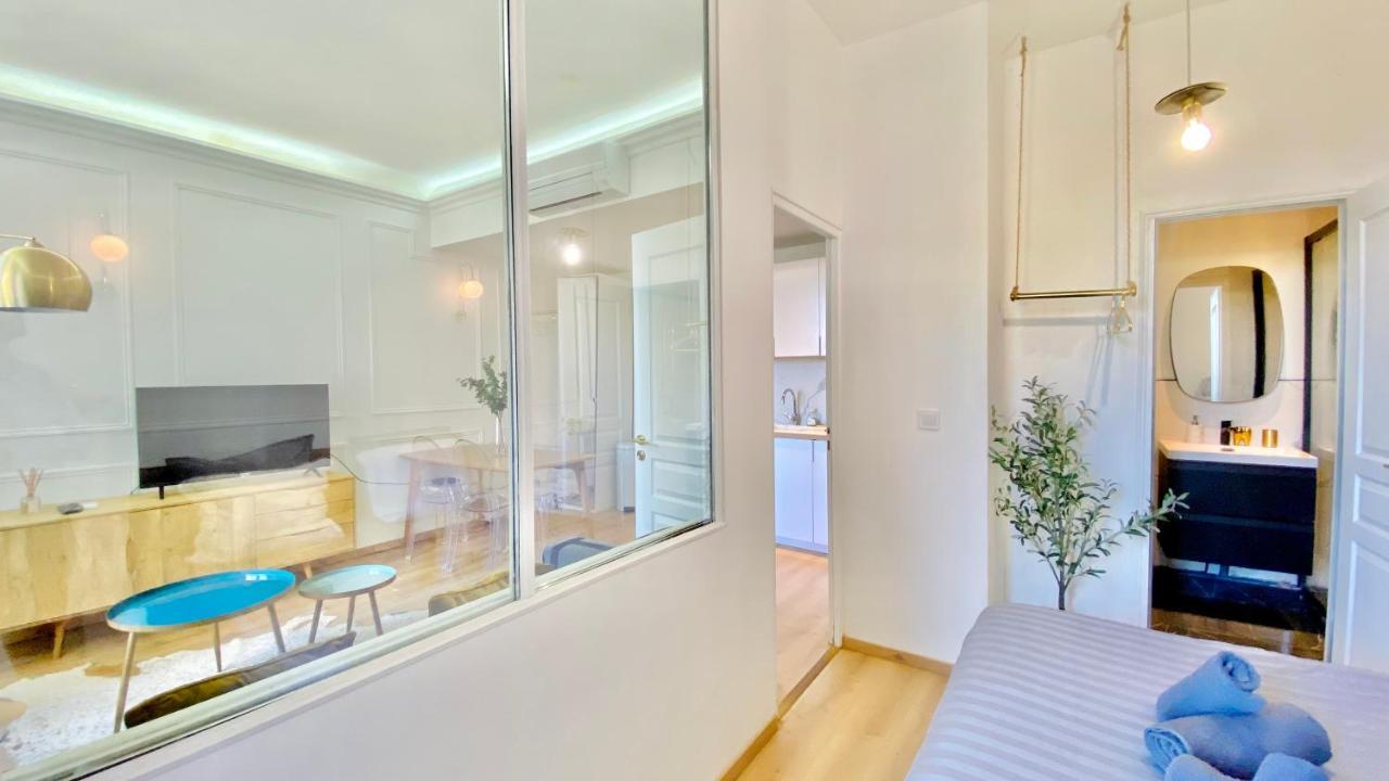 Designer Garden View Ac, Fiber Wifi Heart Of Apartment *
