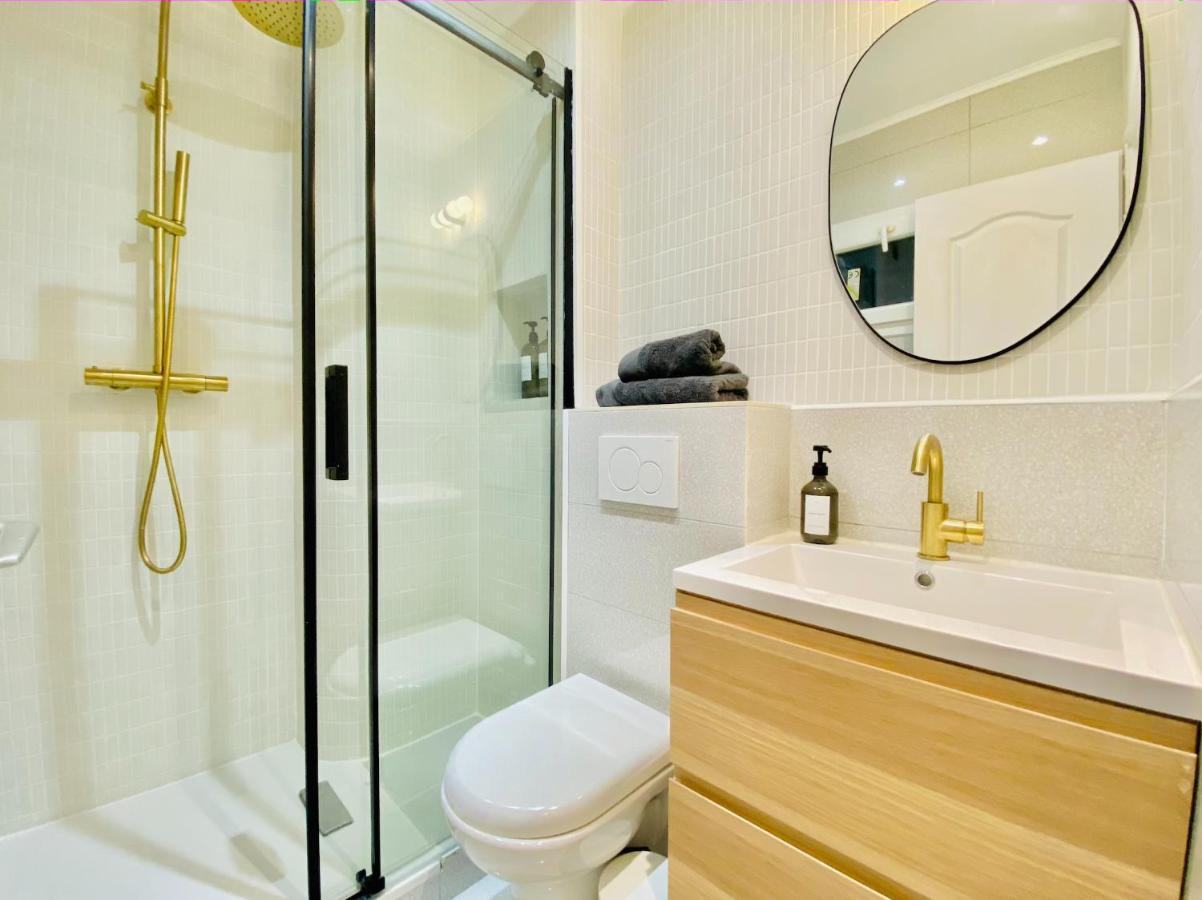 Newly Renovated With Balcony, Ac, Fiber Internet *