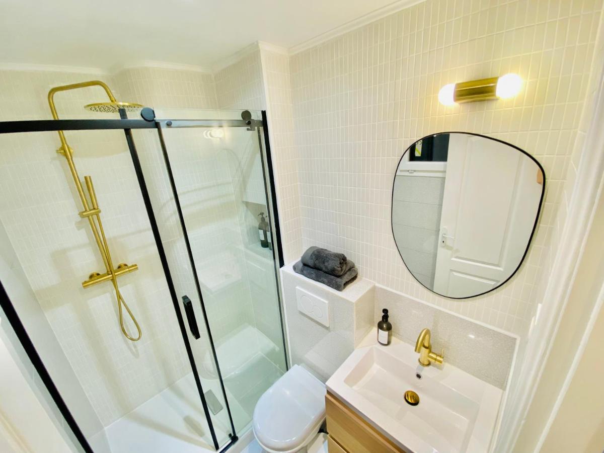 Newly Renovated With Balcony, Ac, Fiber Internet *