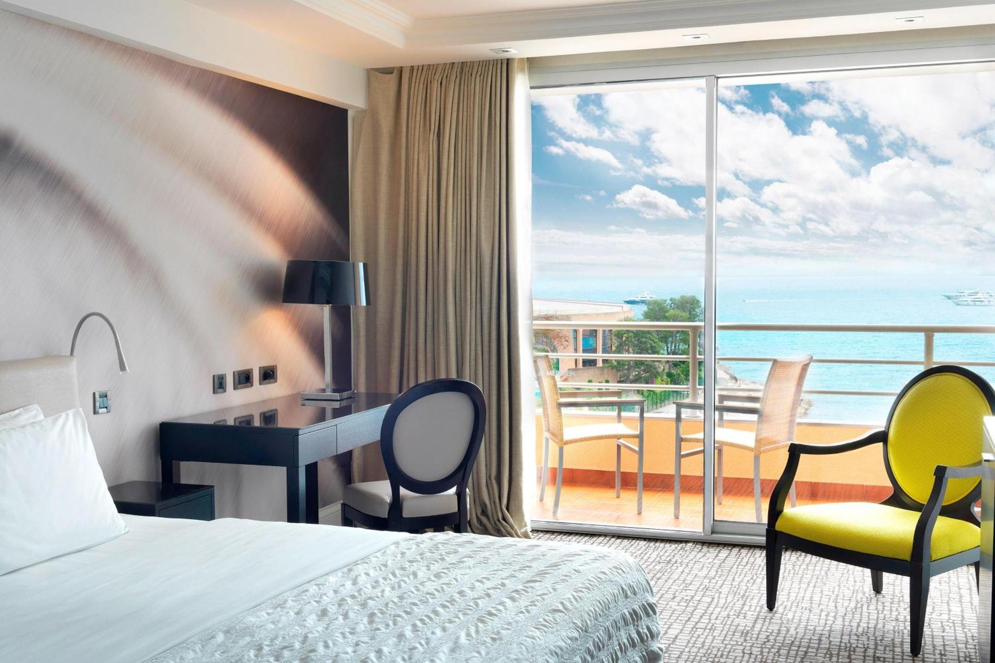 Le Méridien Plaza Hotel 4*