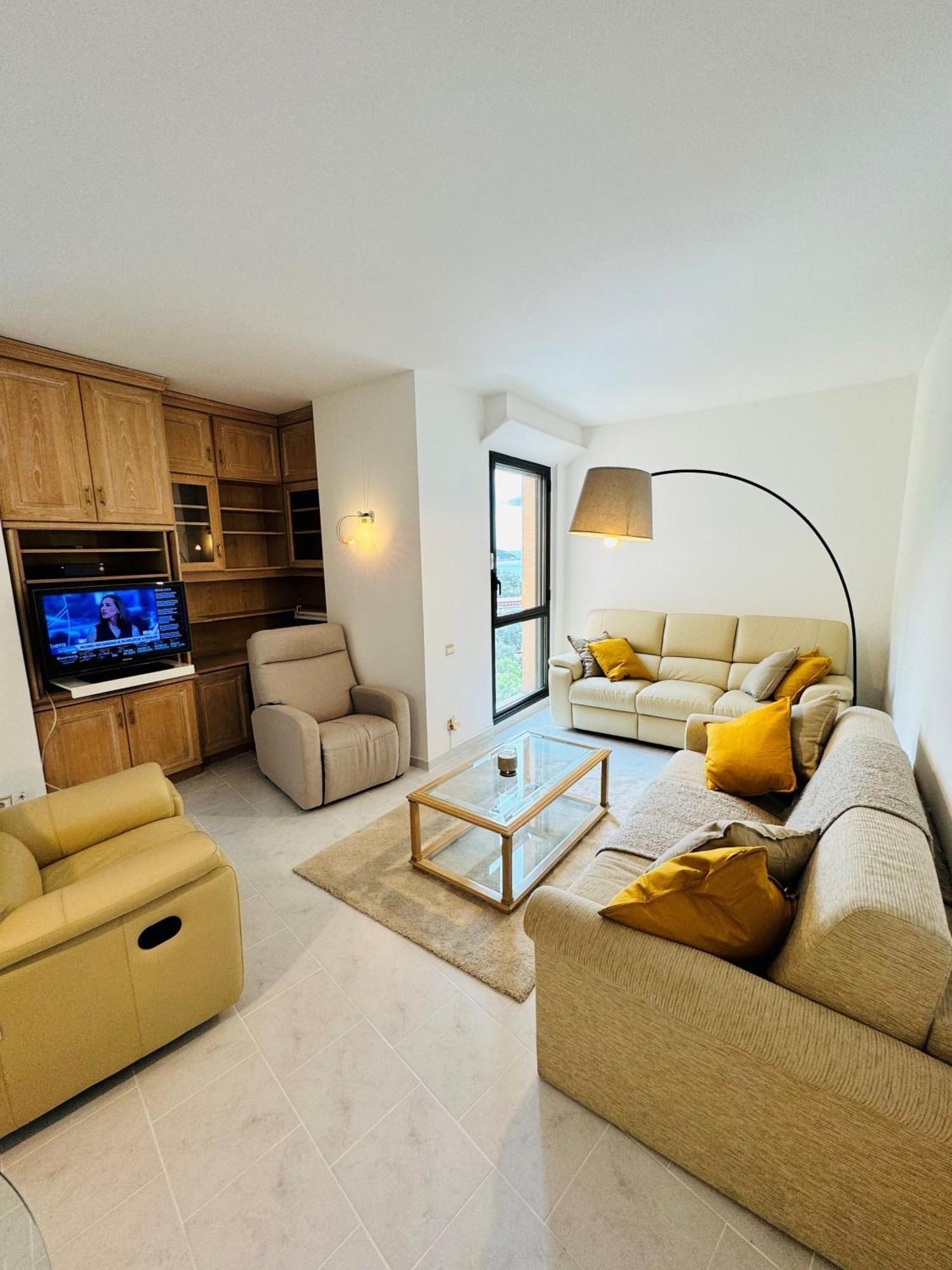 Apartment With Swimming Pool & Sea View *