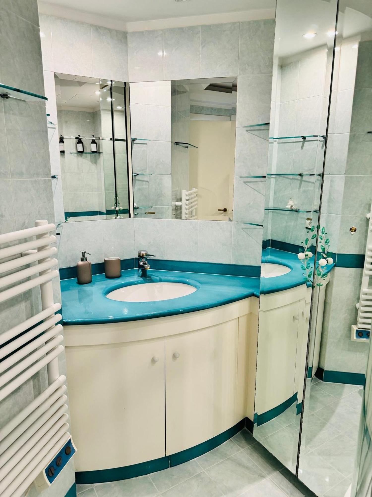With Swimming Pool & Sea View Apartment *
