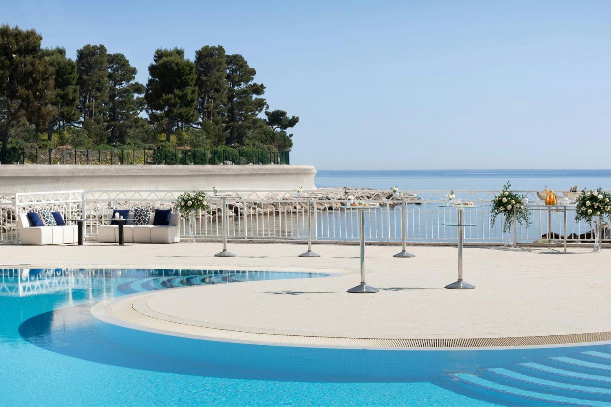 Le Méridien Plaza Hotel 4*