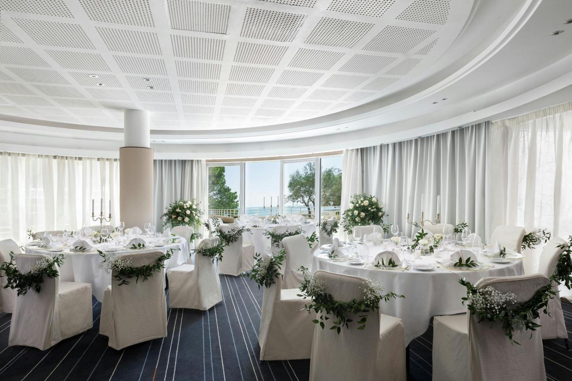 Le Méridien Plaza 4*