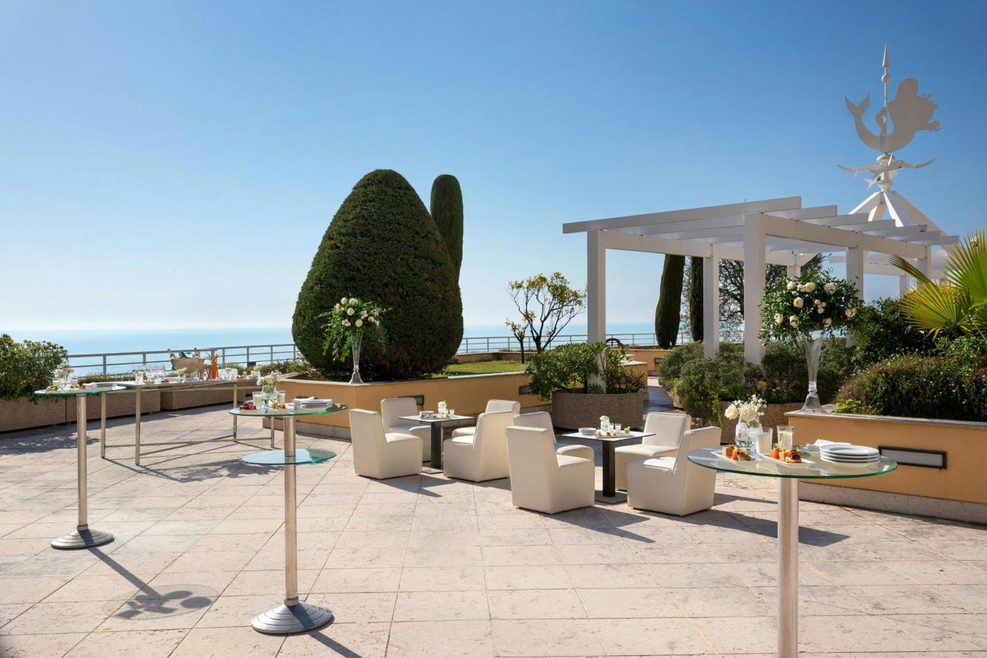 Le Méridien Plaza Hotel