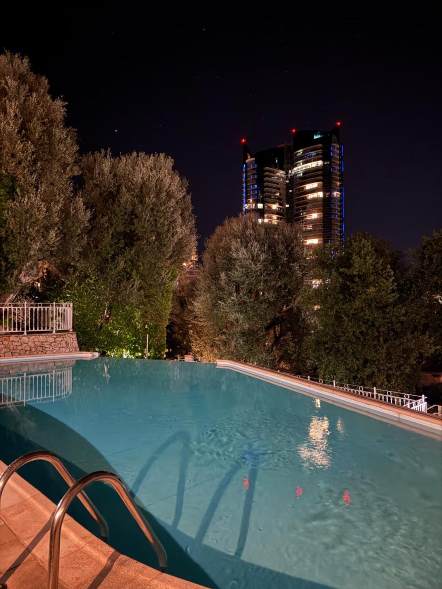 De Luxe Portes De - Vue - Piscine - Wifi