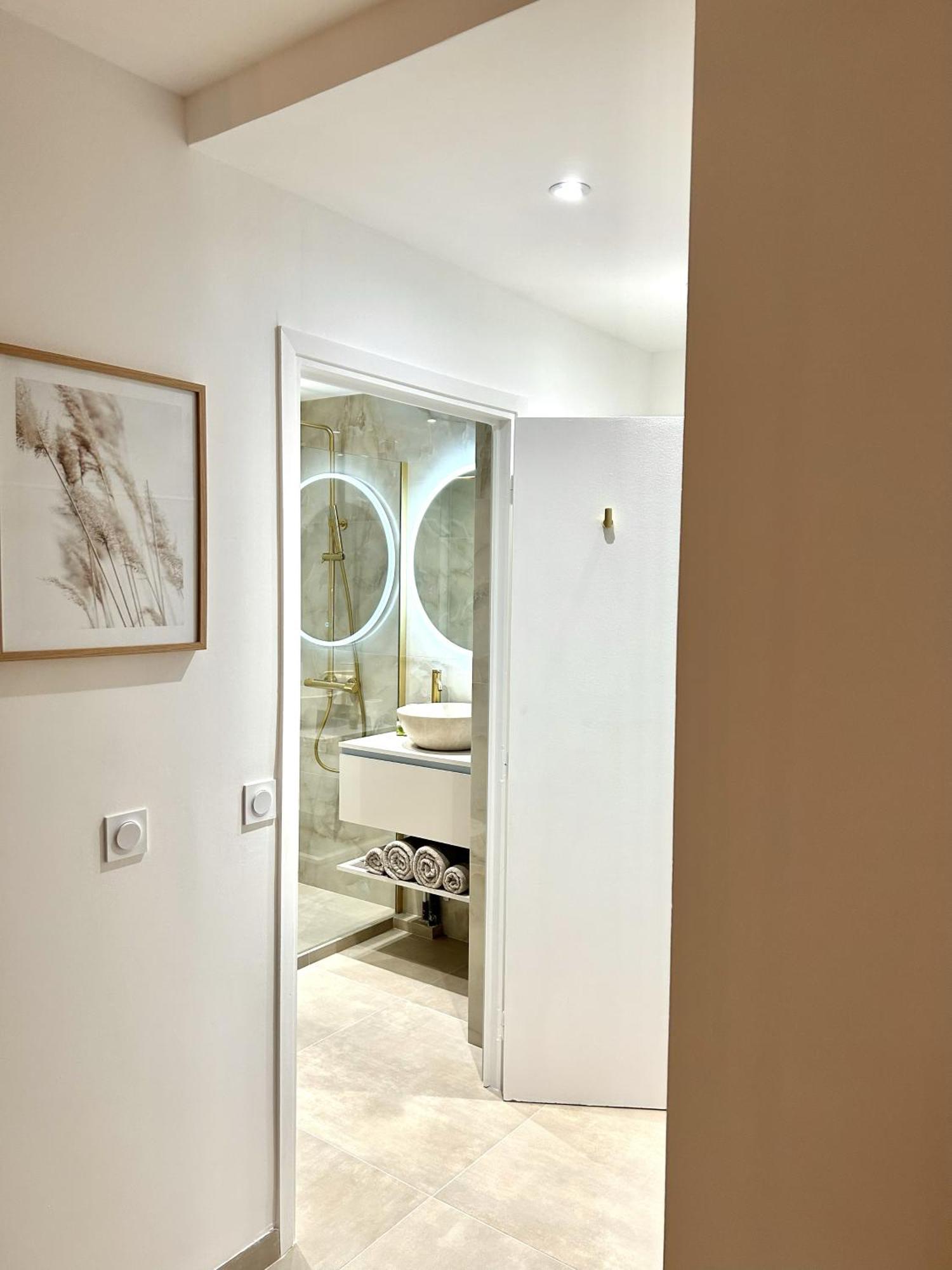 De Luxe Portes De - Vue - Piscine - Wifi