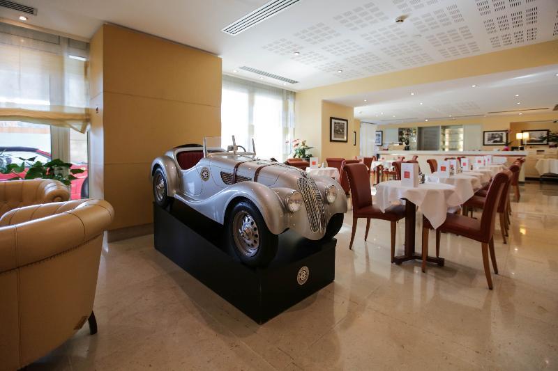Port Palace Hotel