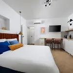 Stunning Central Studio Ac, Fiber