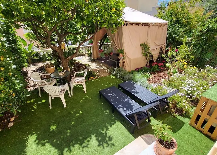 Super Flat, Garden. Bnbrickeys