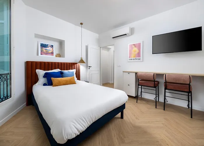 Stunning Central Studio Ac, Fiber