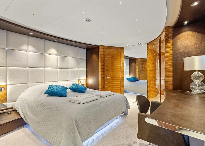 Trackside Superyacht Vip Cabin - Tiamat