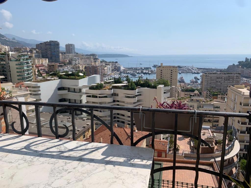 Plein Coeur De Monaco, A 300 Metres A Pied Du Port De Monaco, 4 Pieces Dans Des Escaliers Vue Exceptionnelle Apartment