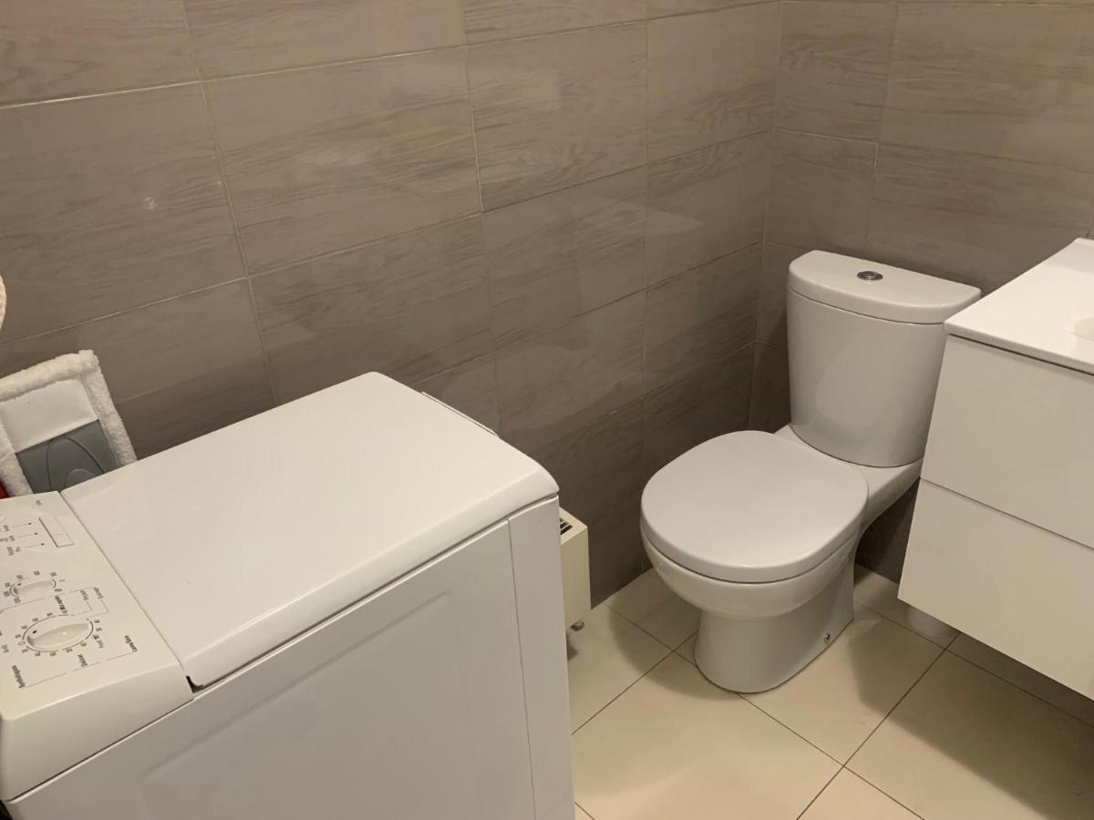 Apartment With Private Parking *