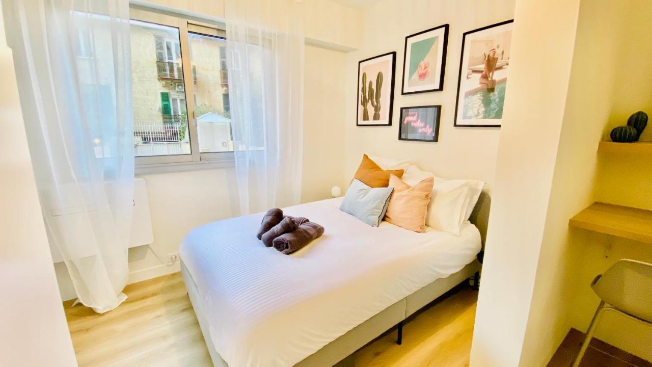 New Designer Next To Casino Square With Ac & Internet Apartment