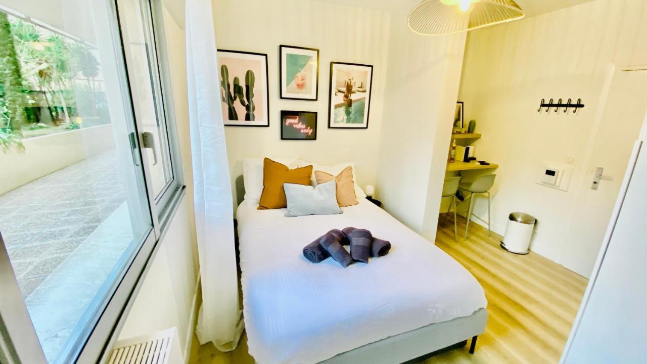New Designer Next To Casino Square With Ac & Internet Apartment