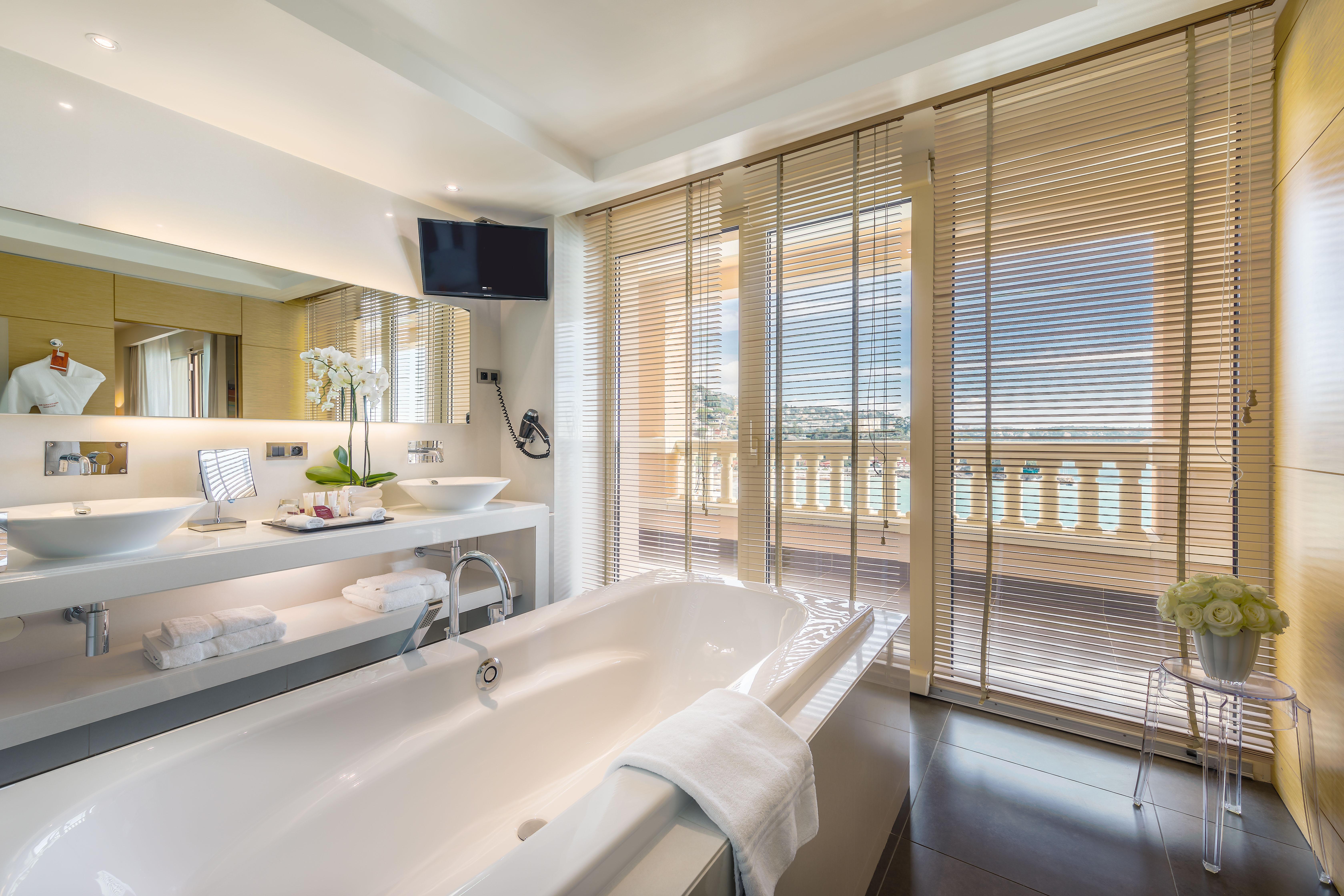 Hotel Monte-carlo Bay & 4*