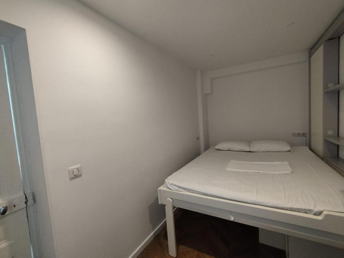 Flat In Villa, Pool & Fitness, Monaco, Bnbrickeys Apartment