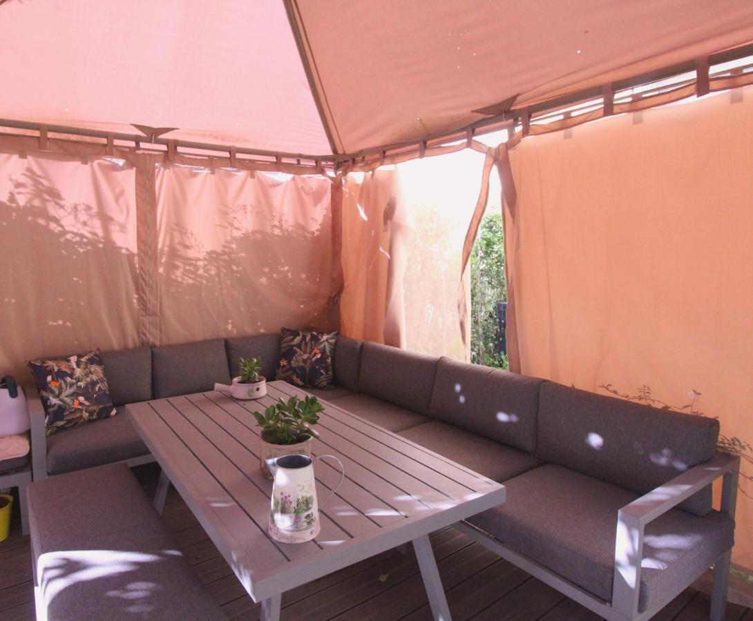 Super Flat, Garden. Bnbrickeys Apartment *