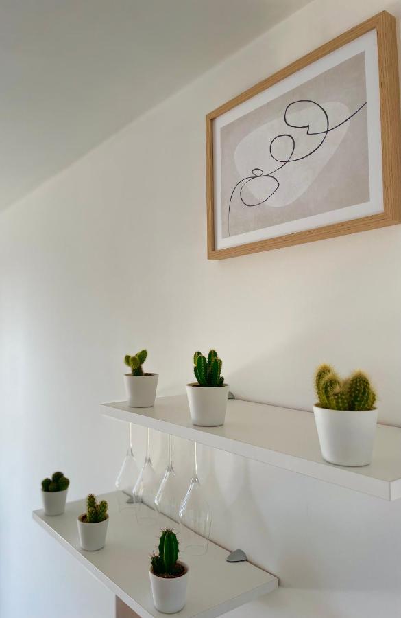 Luxueux Neuf - Frontiere - Piscine - Parking Prive Apartamento *