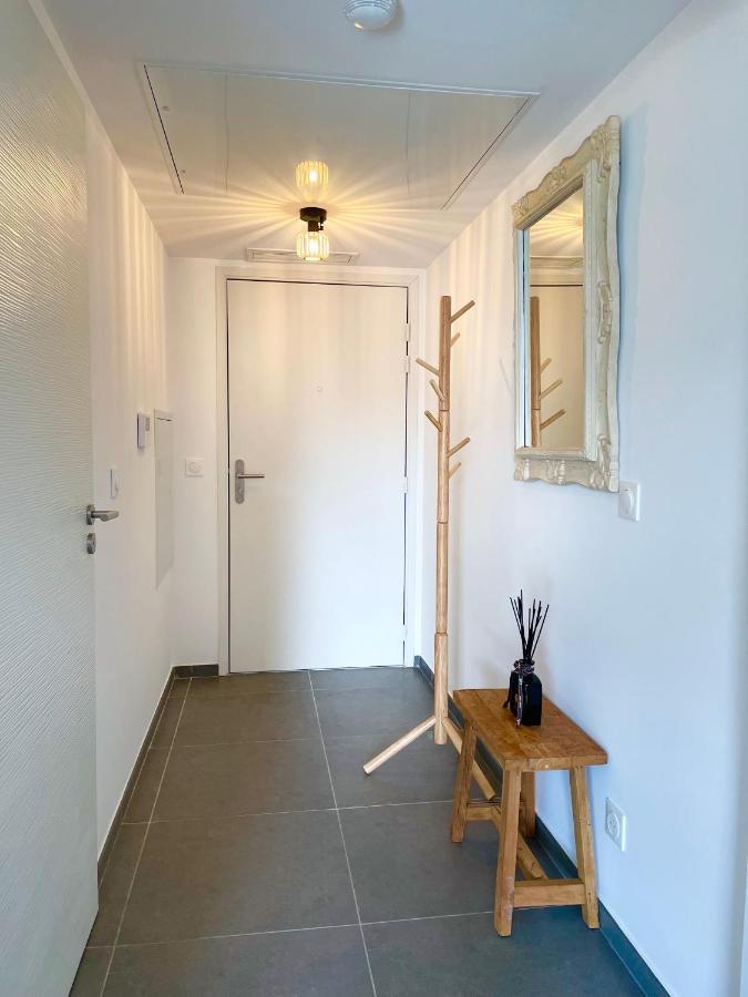 Apartamento Luxueux Neuf - Frontiere - Piscine - Parking Prive