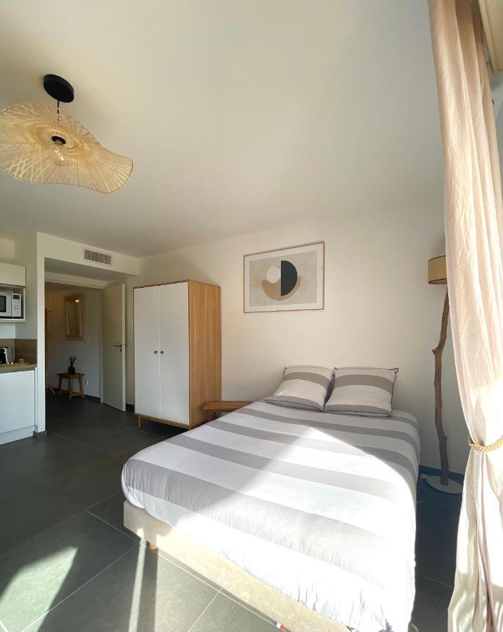 Luxueux Neuf - Frontiere - Piscine - Parking Prive Apartamento *
