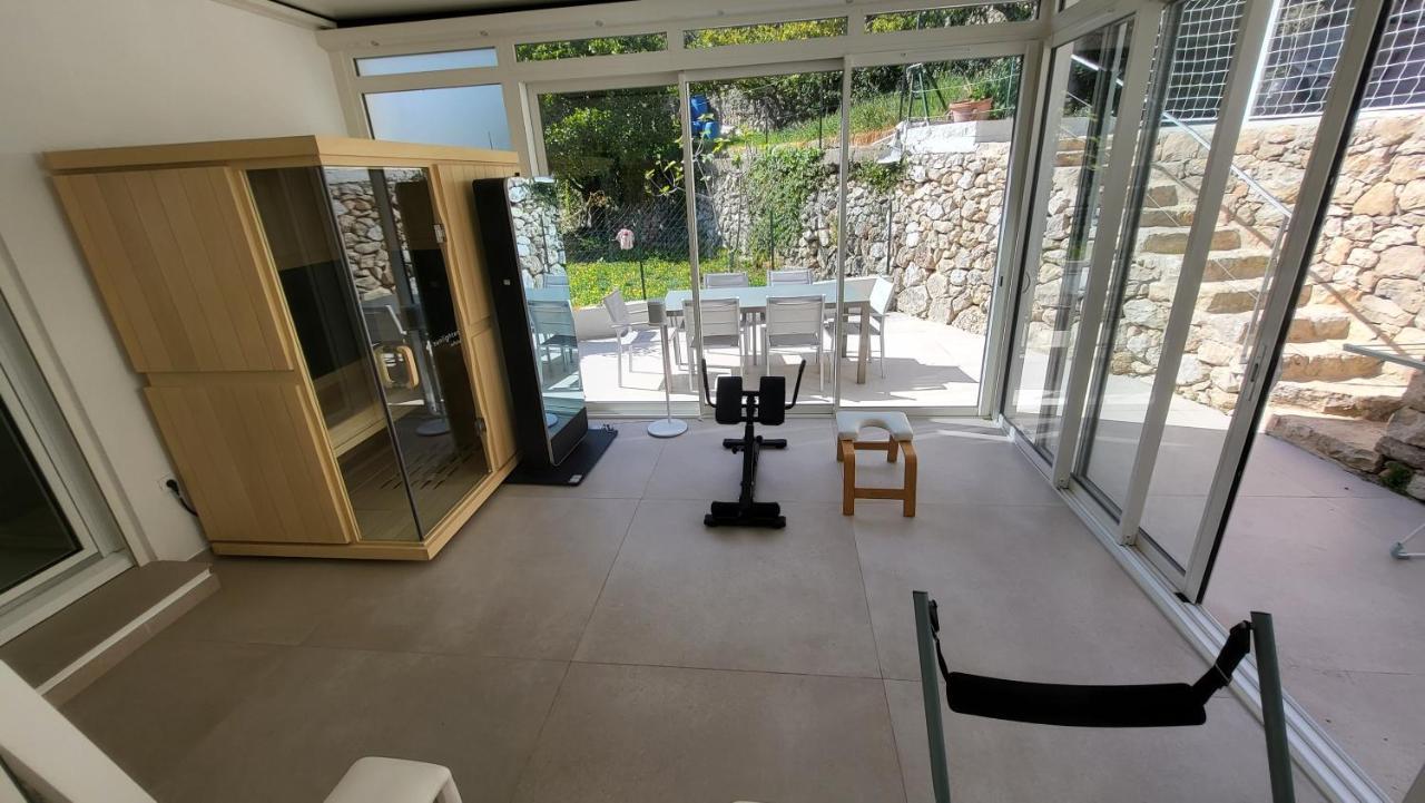 Flat In Villa, Pool & Fitness, Monaco, Bnbrickeys *