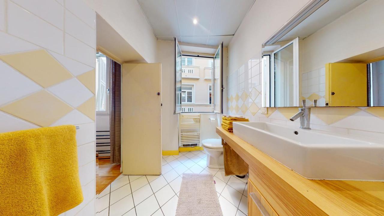 Charming 2 Bedroom Haven Steps Away From Prince's Palace *