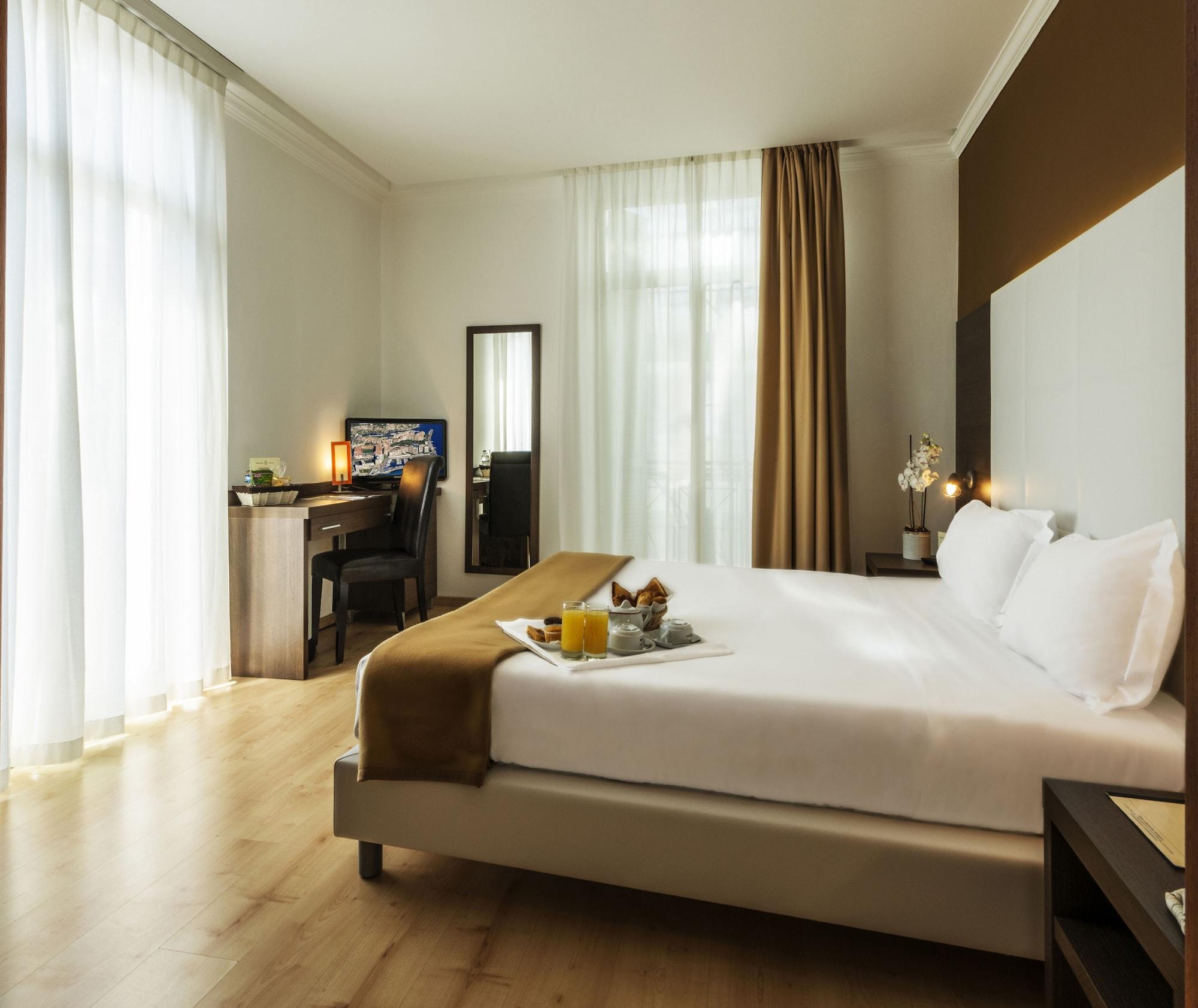 Hotel Ambassador-monaco 3*