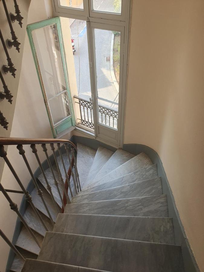 Apartment Super *