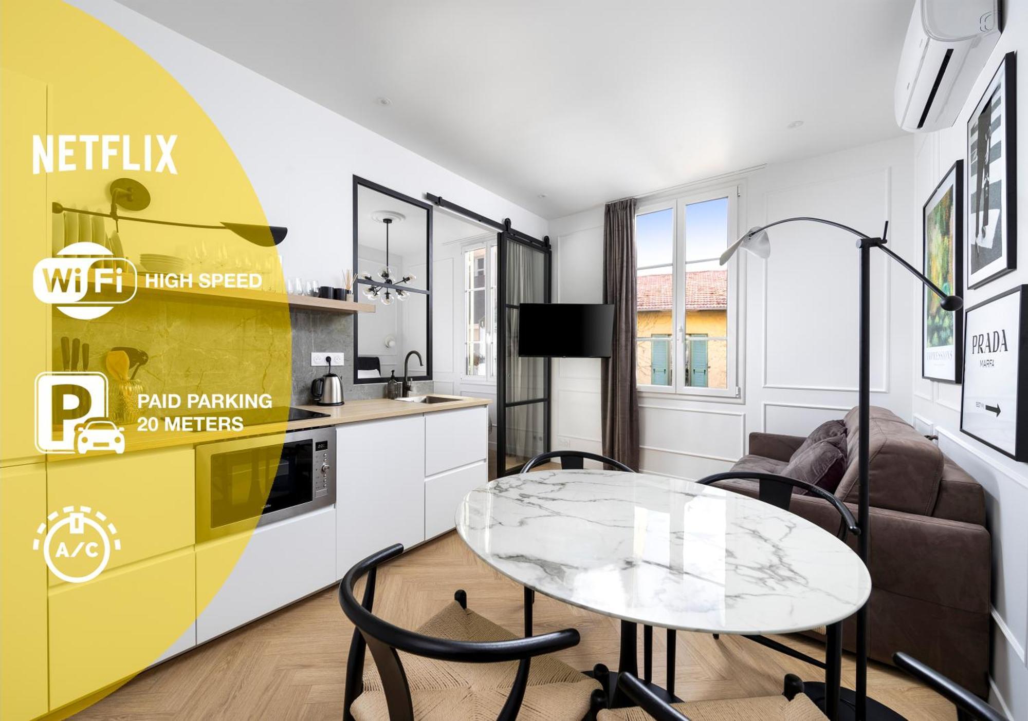 Appartement Secret Contemporary Courtyard
