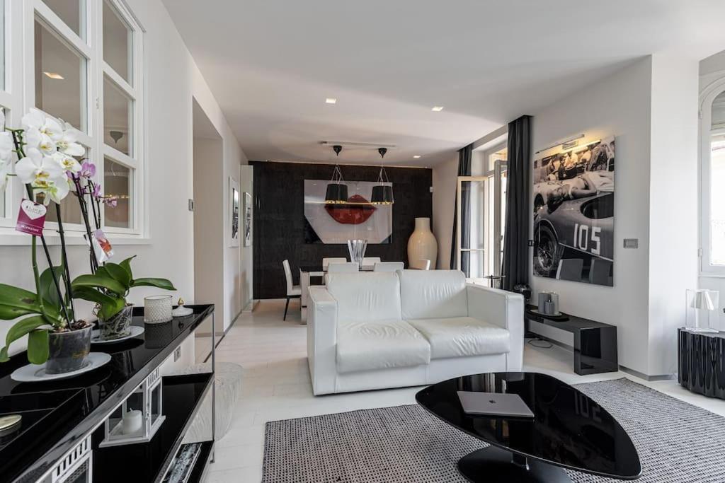 Royal Leclerc Apartment