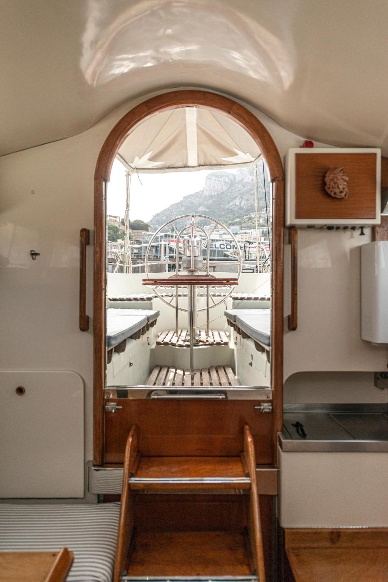 Botel Classic Boat Monte-carlo