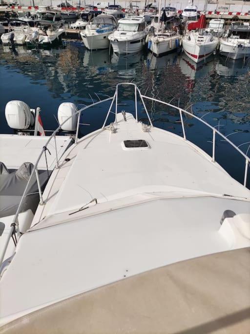 Bateau Confort Au Port De