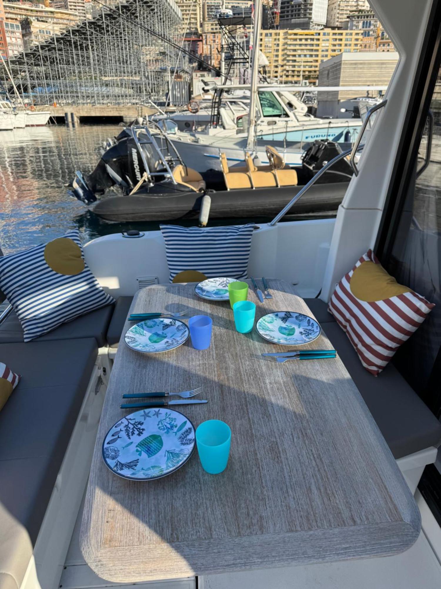 Botel Bateau Familial - Port De Monte Carlo