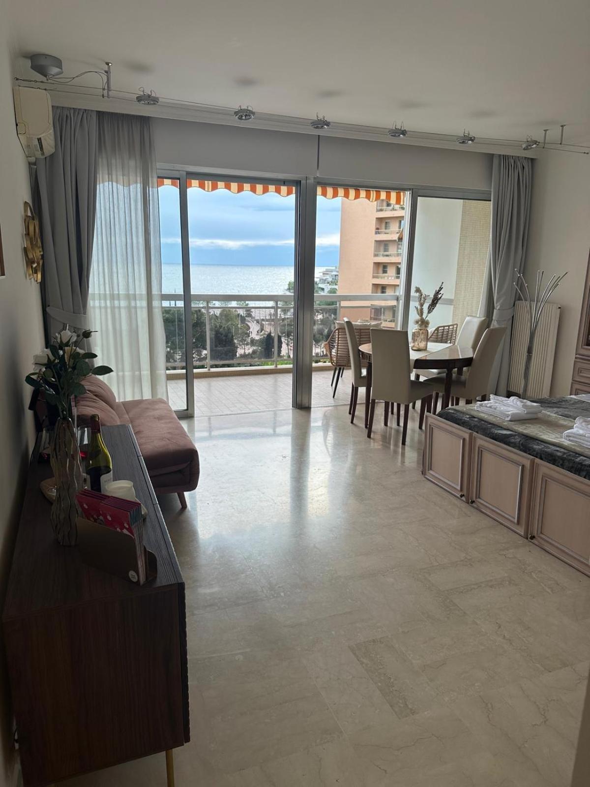 Maison Blanc Monte Carlo