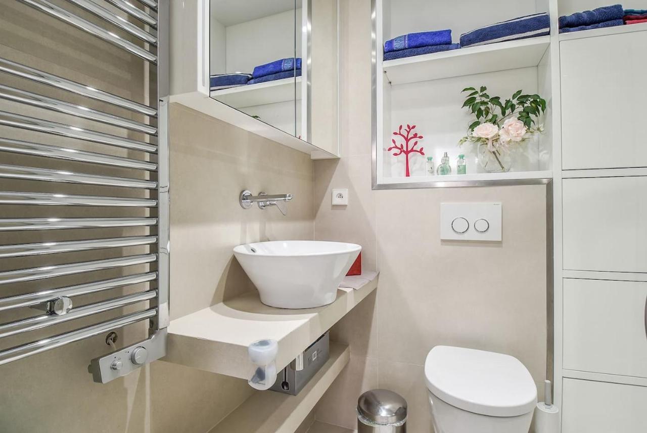 Charming 1br In Heart Of Apartment *