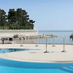Le Meridien Beach Plaza