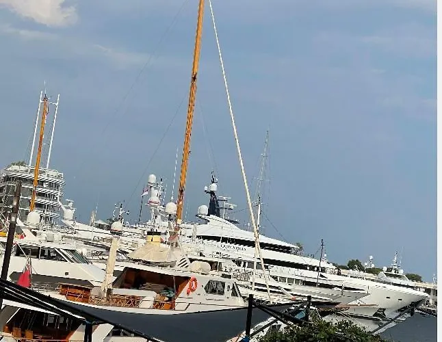 Best Location Port Hercule Monaco