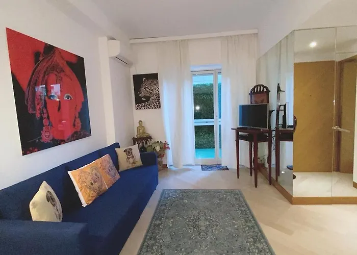 Suite Apartment In Mc Center, 5Min Walk To Casino & Port Hercules And 1Min From Underground Train Station, Next To P
