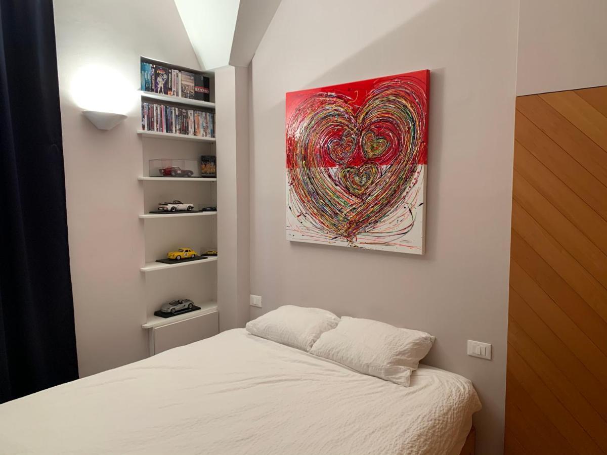 In Mc Center, 5min Walk To Casino & Port Hercules And 1min From Underground Train Station, Next To P Apartment *