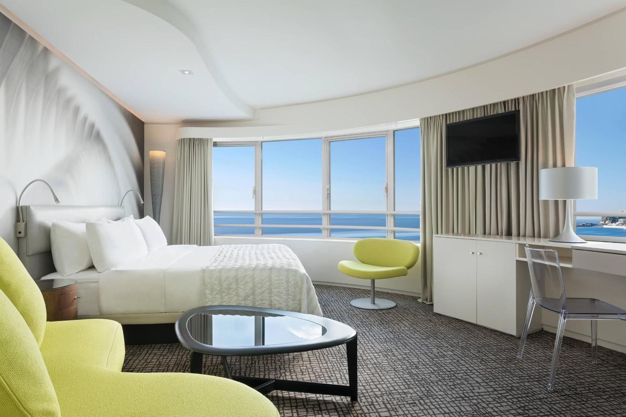 Le Meridien Plaza