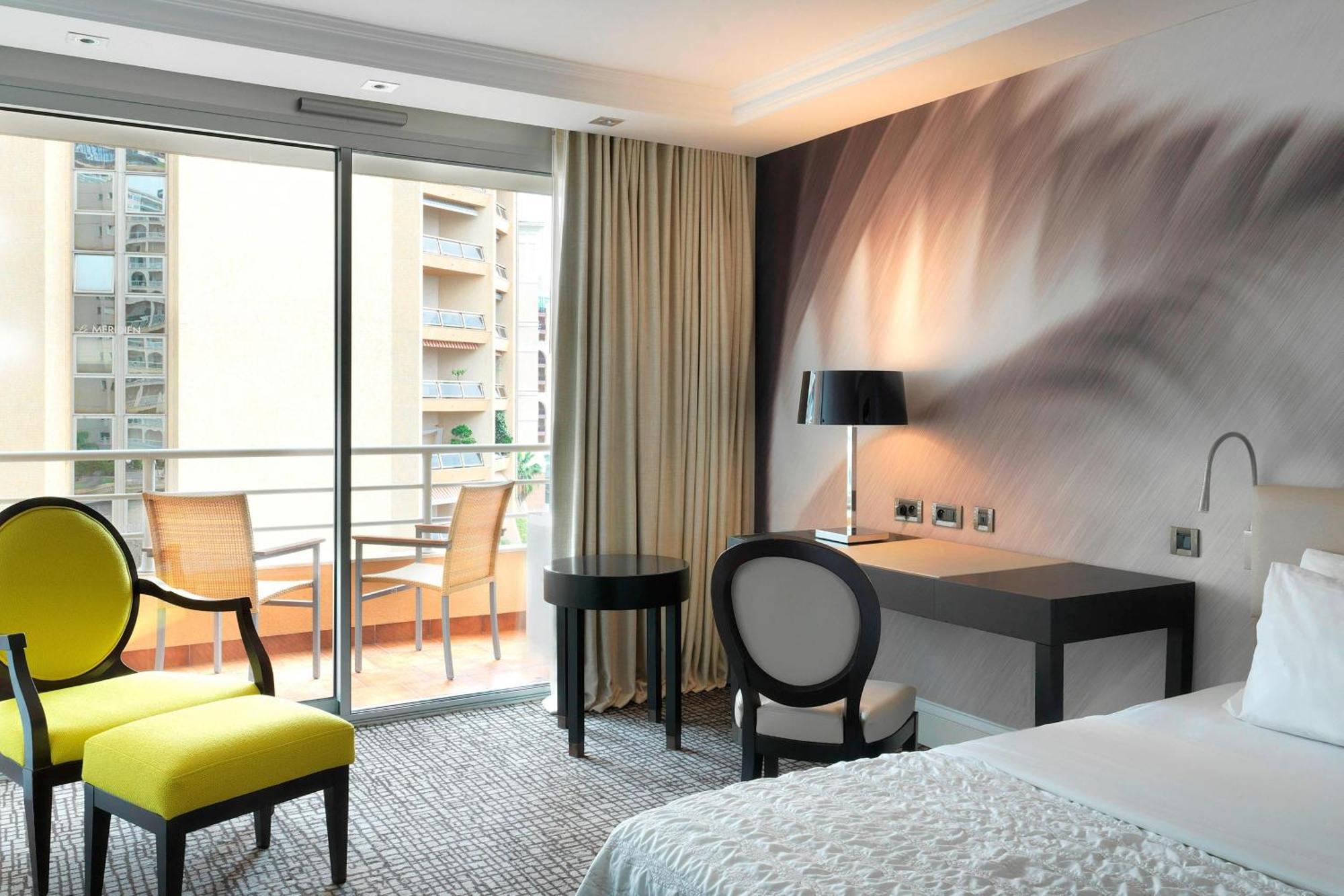 Le Meridien Plaza Hotel