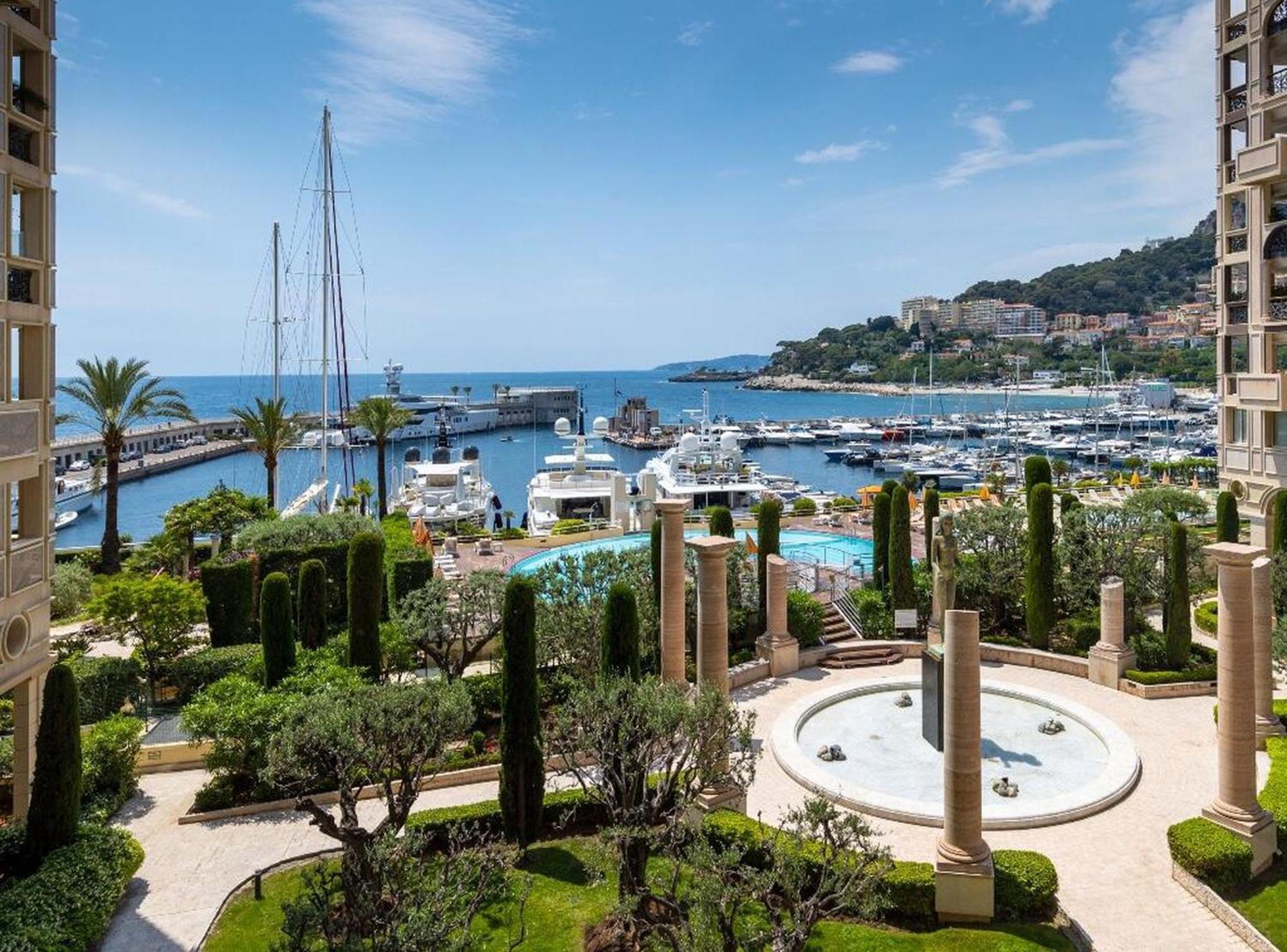 Luxury 3 Bdr Seaside Plaza Apartment