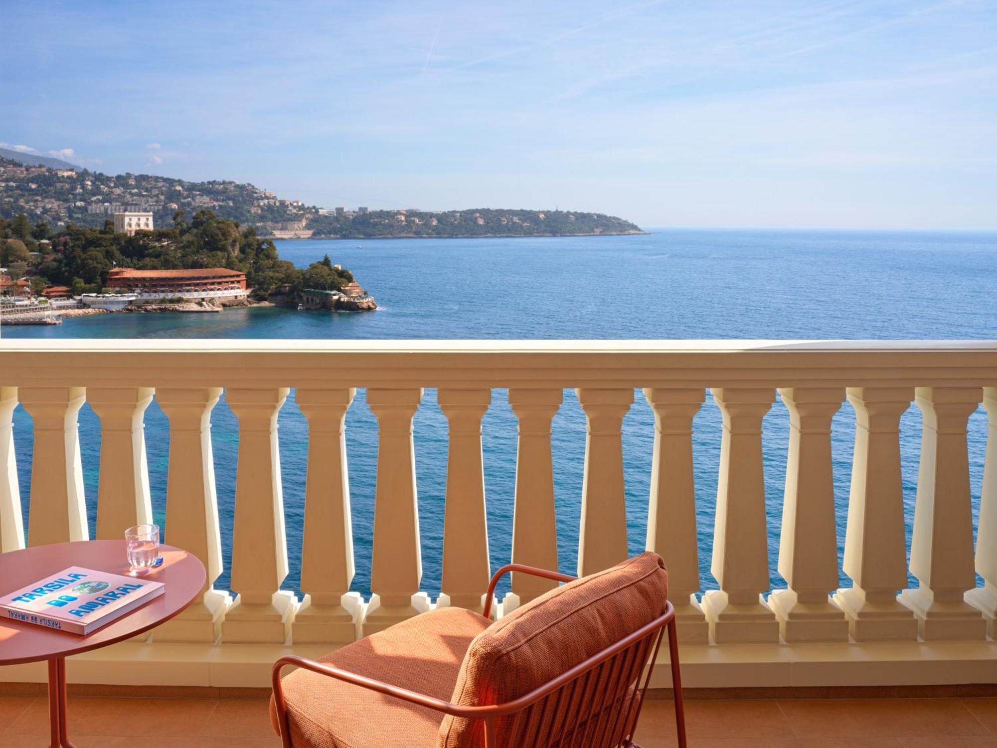 Monte-carlo Bay &