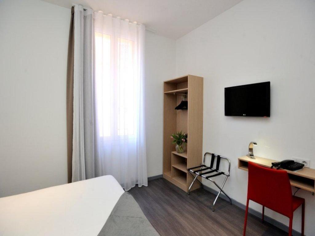 Hotel De France 2*