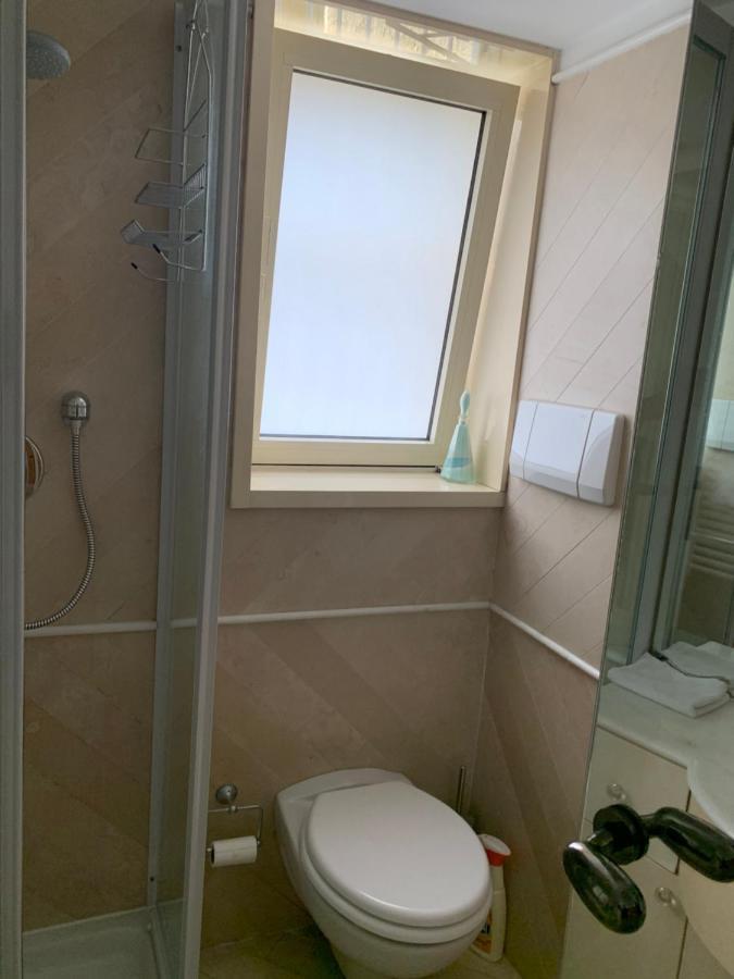 In Mc Center, 5min Walk To Casino & Port Hercules And 1min From Underground Train Station, Next To P Monte-Carlo