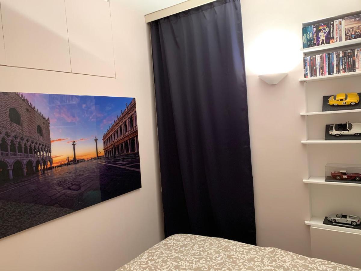 In Mc Center, 5min Walk To Casino & Port Hercules And 1min From Underground Train Station, Next To P Apartment
